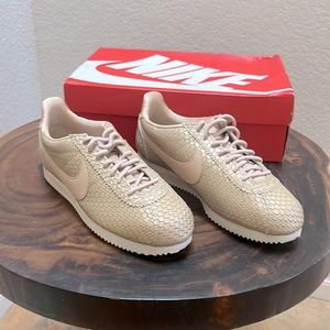 Nike Classic Cortez size 9.5